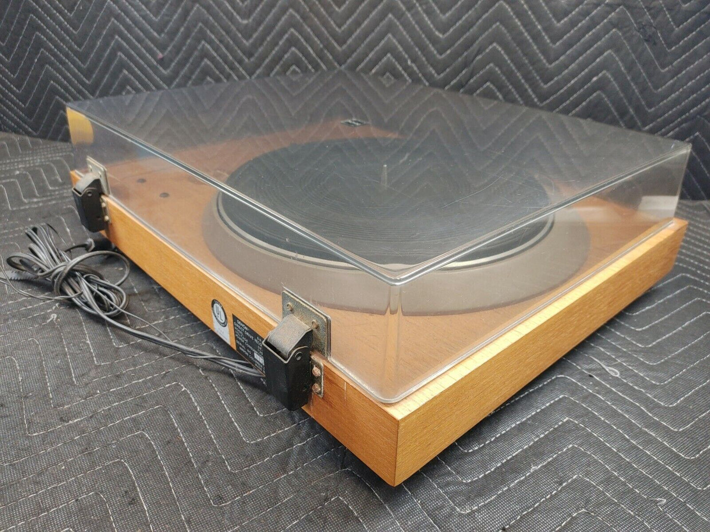 Denon DP-1000 Turntable in DP-1500 Base w/ Dust Cover