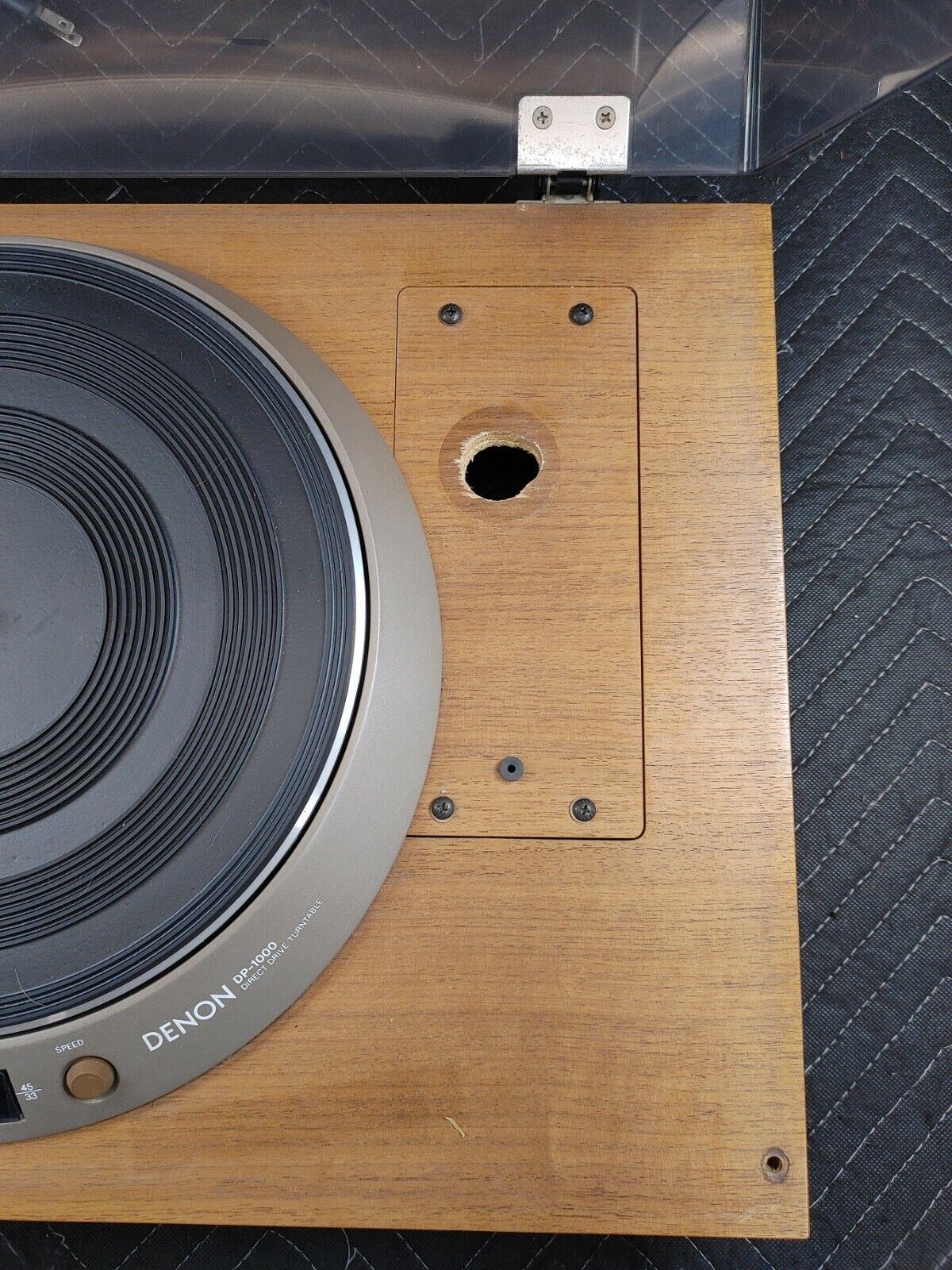 Denon DP-1000 Turntable in DP-1500 Base w/ Dust Cover