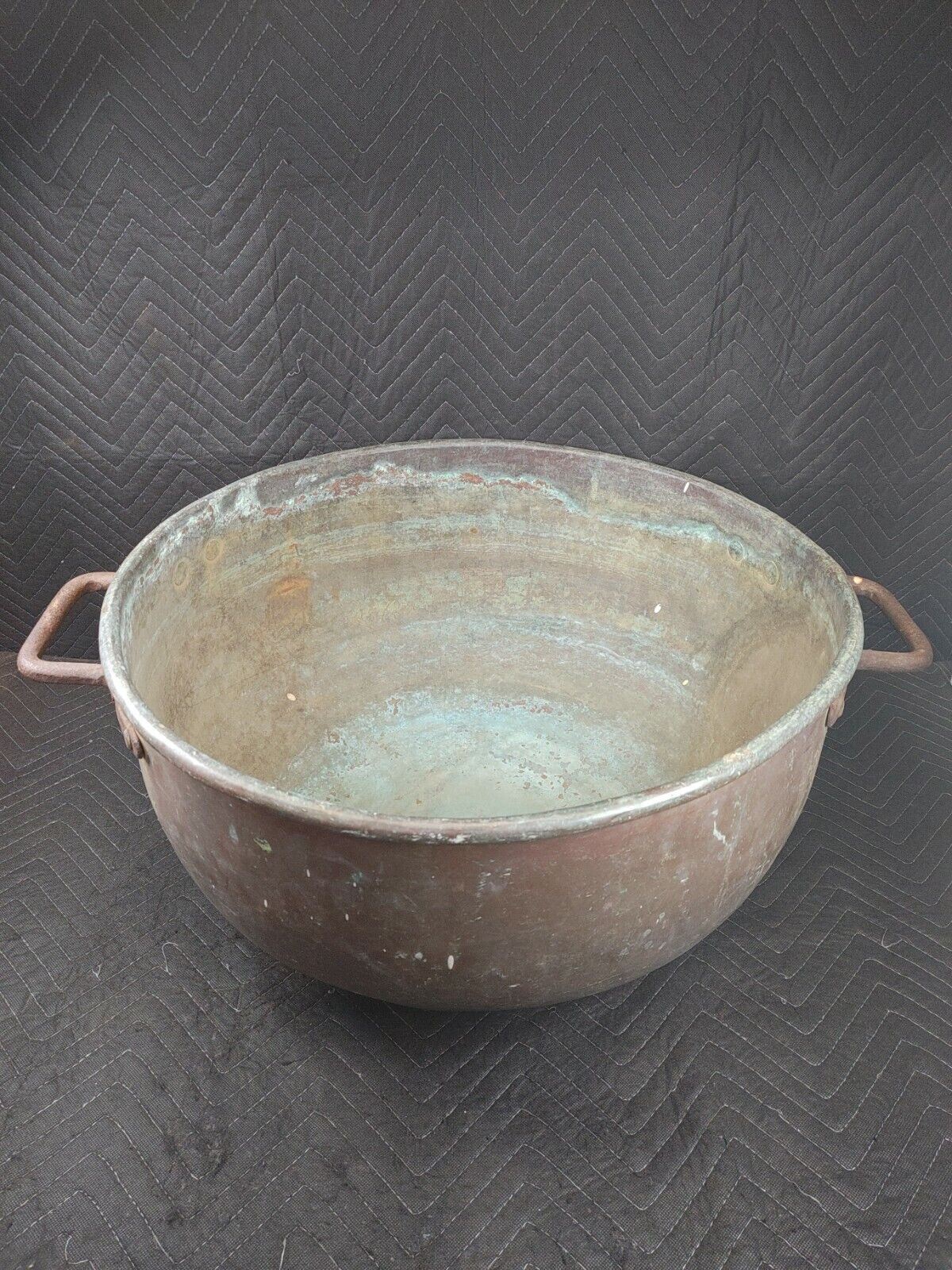 Large Antique Heavy Copper Dovetailed Kettle Pot Cauldron Cast Iron Handle 23.5"