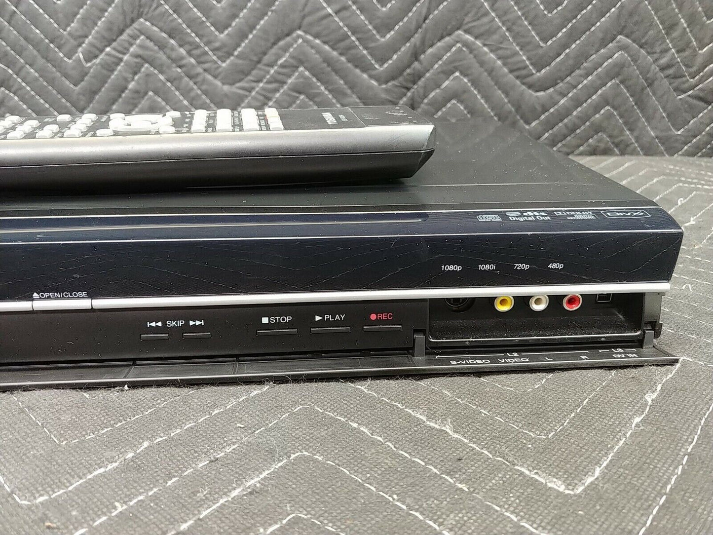 Toshiba DR570 (DR570KU DVD Recorder HDMI 1080p Up-scaling Digital Tuner w/Remote