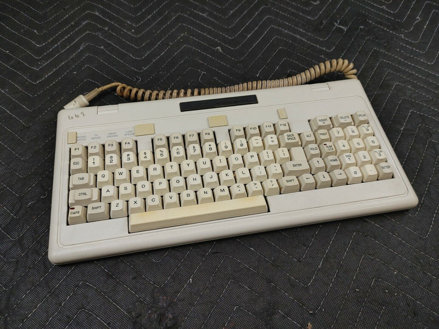 Vintage Radio Shack Tandy 1000 Personal Computer Keyboard