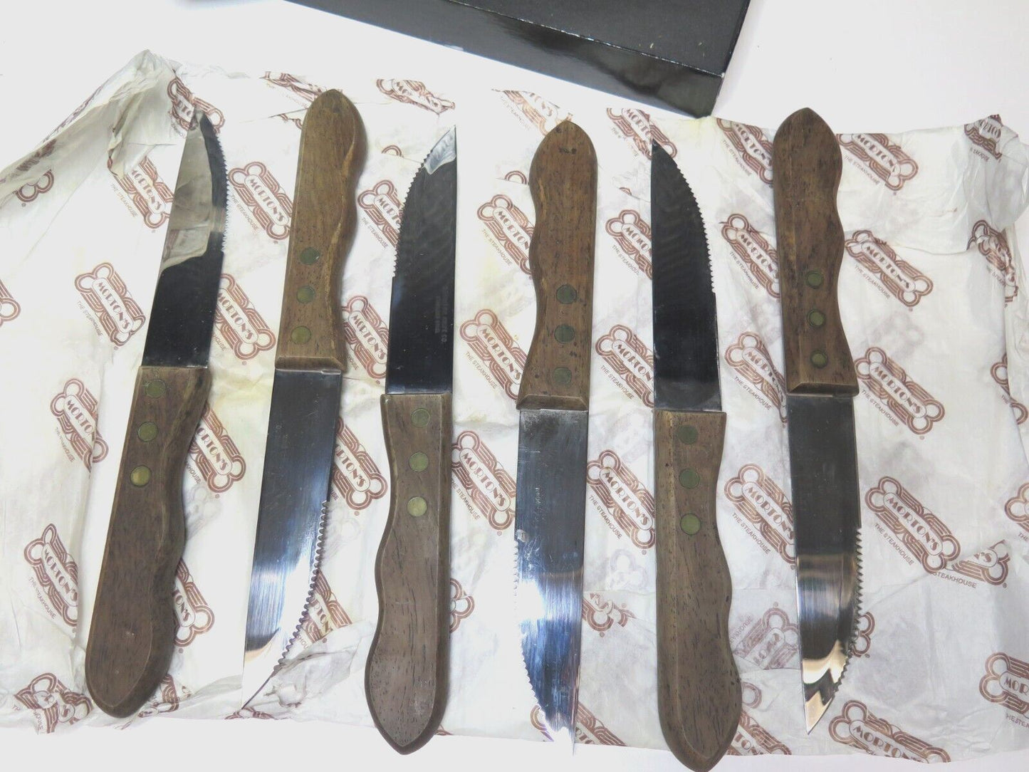 MORTON'S CHICAGO STEAKHOUSE ROBINSON KNIFE CO USA SET OF 6 UNUSED KNIVES W/ BOX