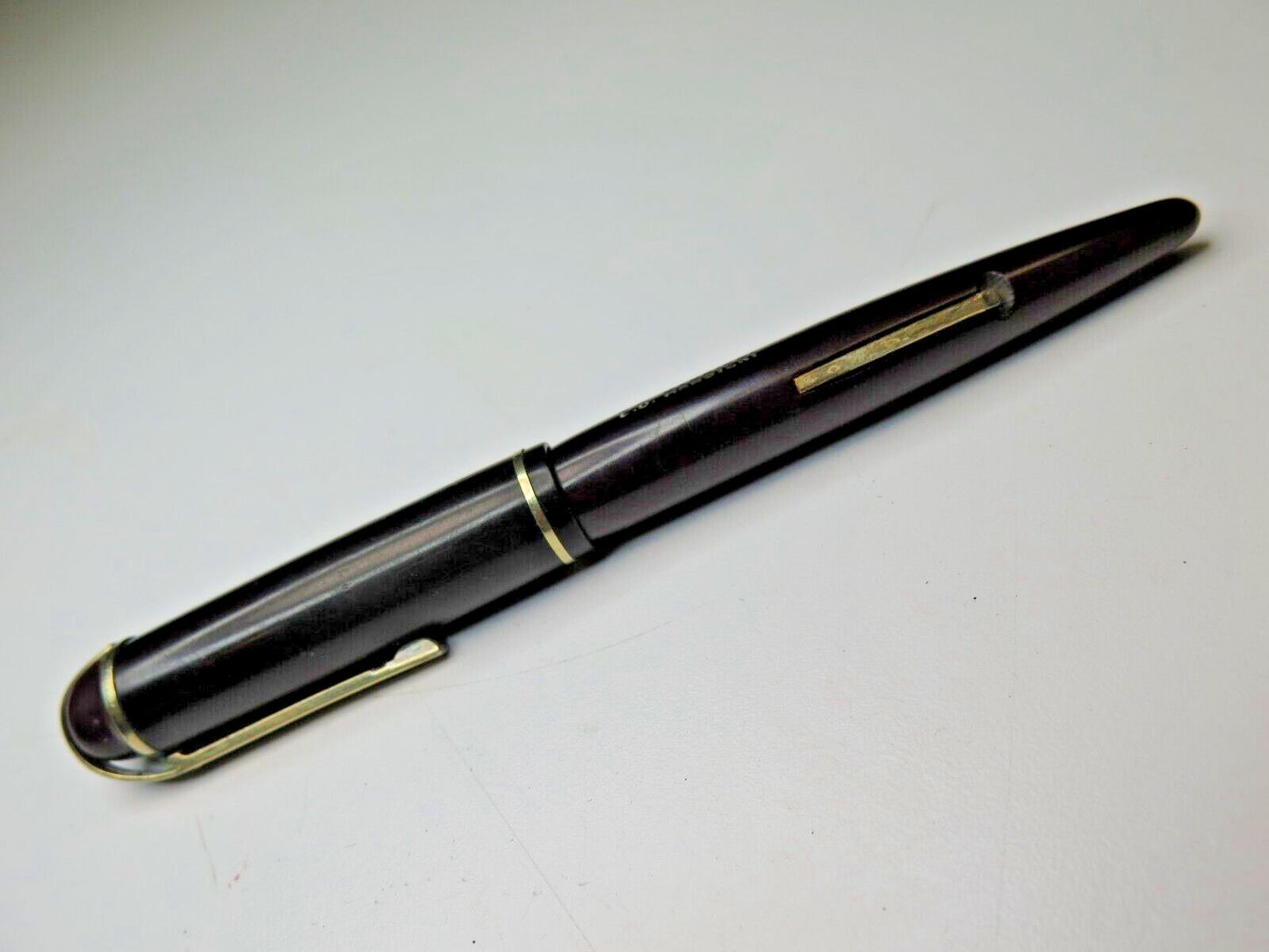 Vintage 1940's EVERSHARP "SKYLINE" Lever-fill FOUNTAIN PEN w/ 14k GOLD NIB