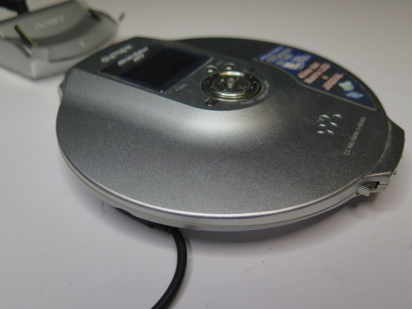 SONY Portable CD Walkman D-NE900 w/ Charging Cradle, Remote, Battery, Headphones