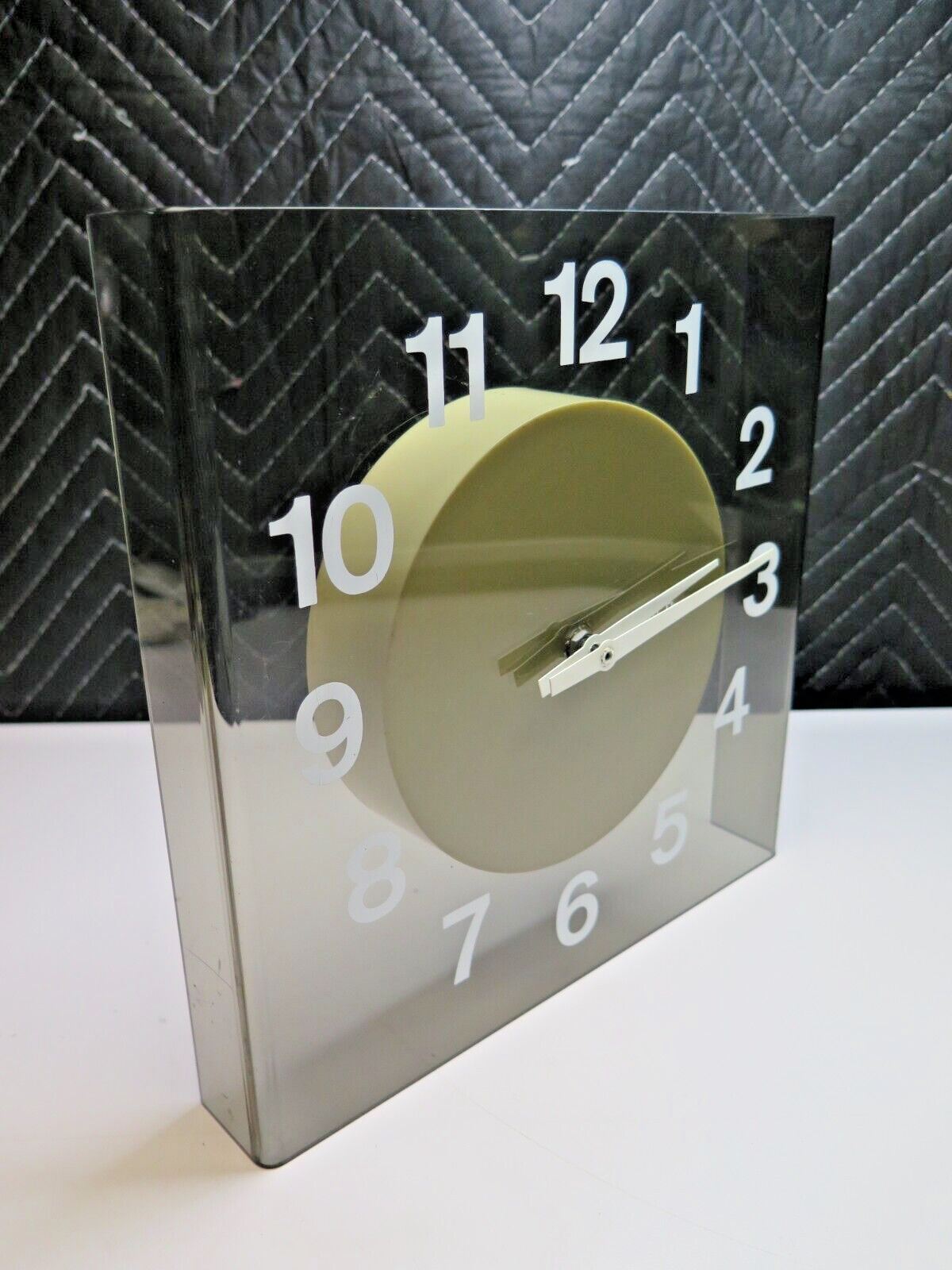 Vintage 1970's Seth Thomas "Visionette" 2192-000 MCM Retro Smoked Lucite Clock