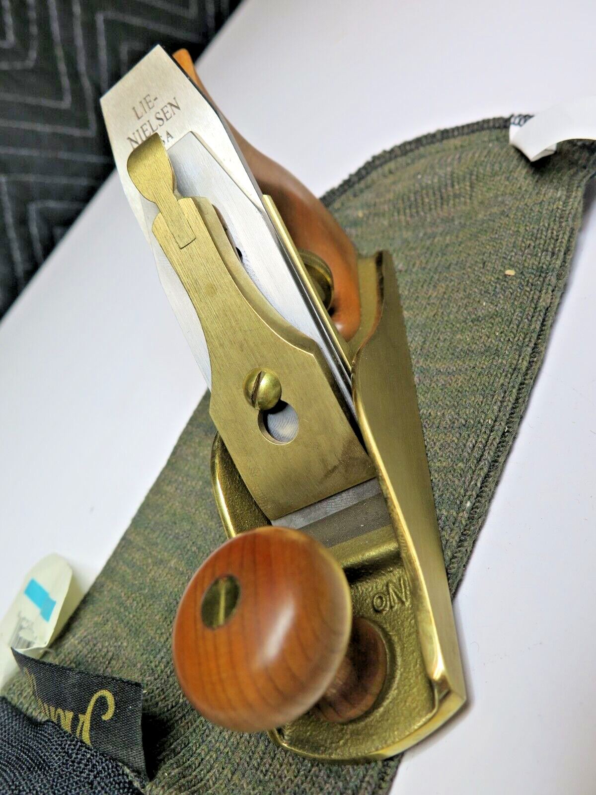 Lie Nielsen No 1 Bronze Bench Plane in Sack Ups Sock