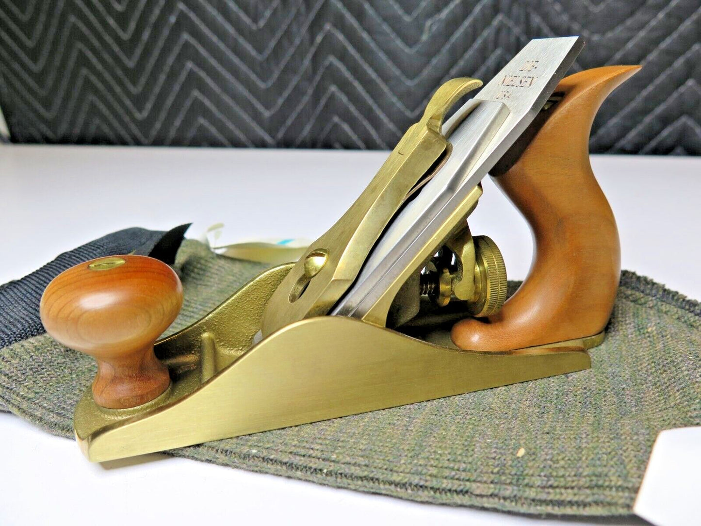 Lie Nielsen No 1 Bronze Bench Plane in Sack Ups Sock