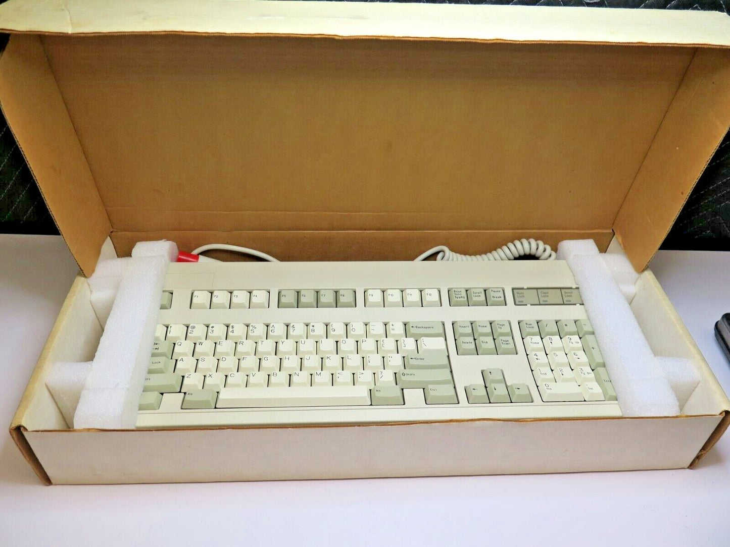 NOS Vintage Gaming KEY TRONIC No. E03435 Clicky Keyboard Keytronic AT - USA