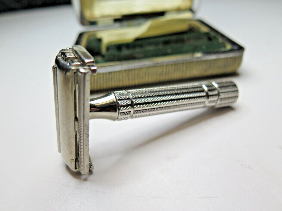 Clamshell Razor Shaving Vintage PRESIDENT GILLETTE Y3 DOUBLE EDGE RAZOR w/ Original Clamshell ...
