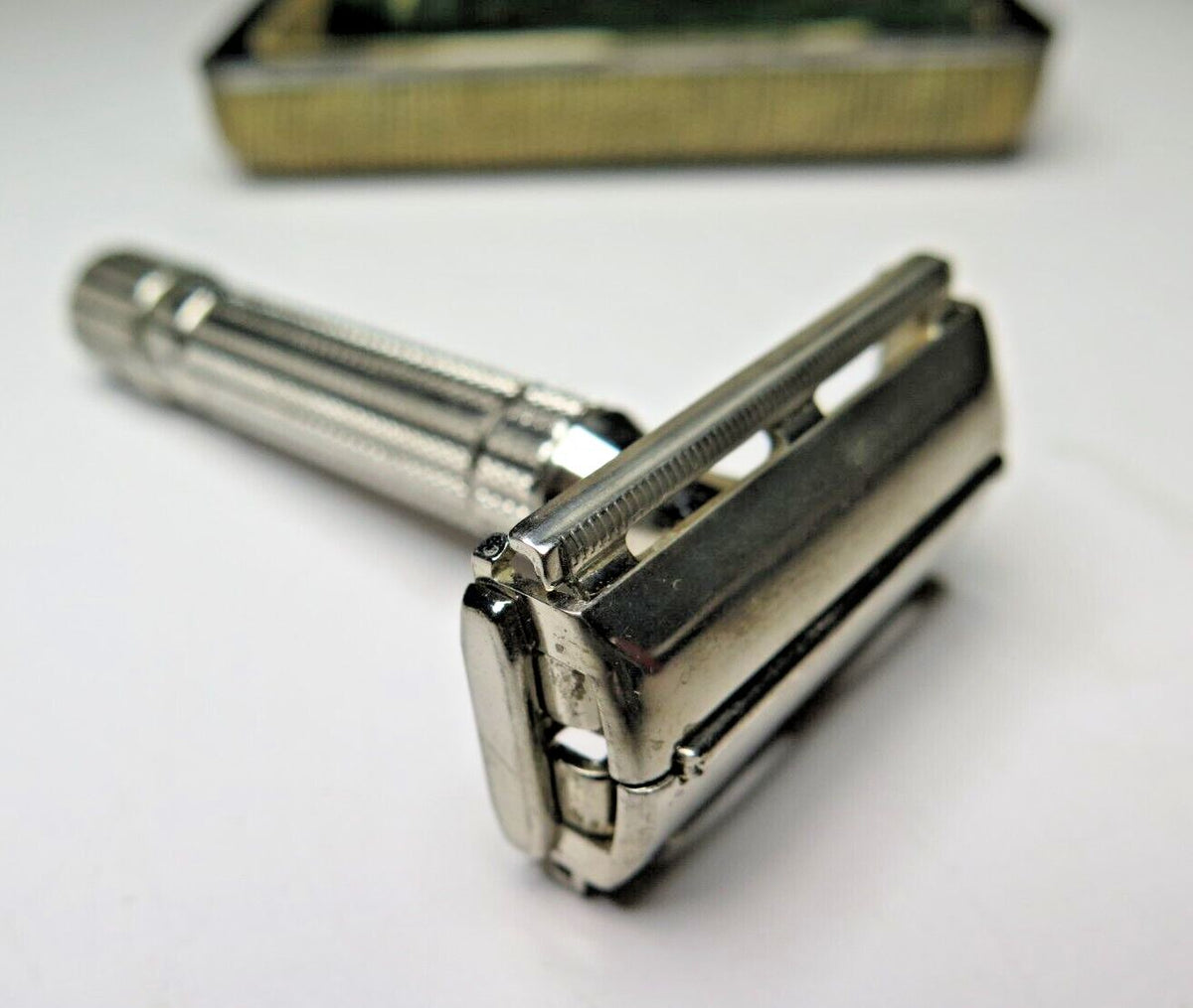 Old Shell Razor Vintage PRESIDENT GILLETTE Y3 DOUBLE EDGE RAZOR w/ Original Clamshell ...
