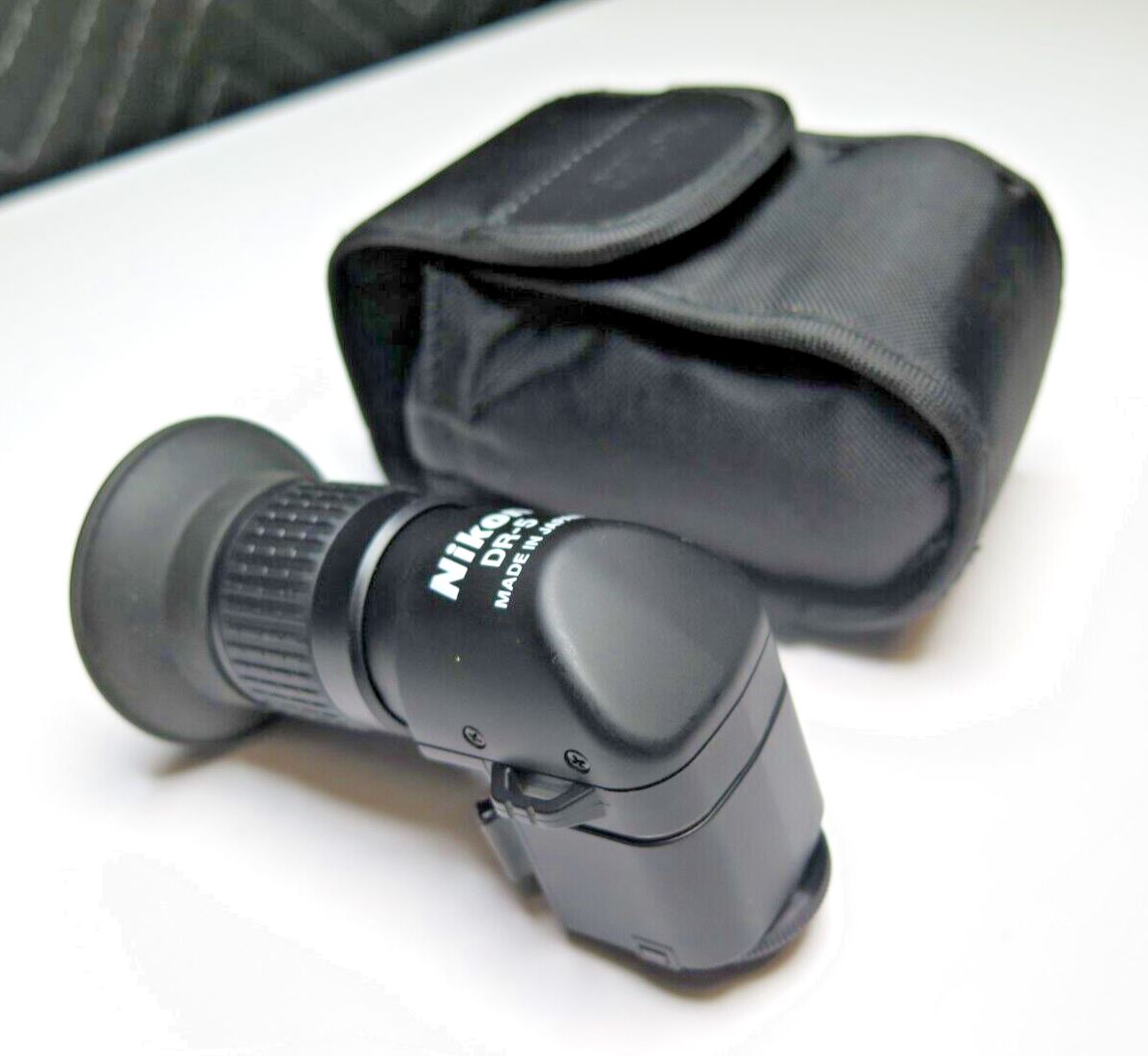 Nikon DR-5 Right Angle Viewfinder w/ Padded Case