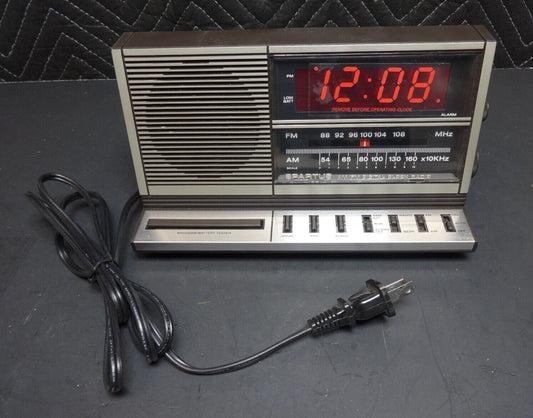 Unused Spartus 0115-61 AM/FM Vintage Digital Radio Buzzer Alarm Clock EXCELLENT