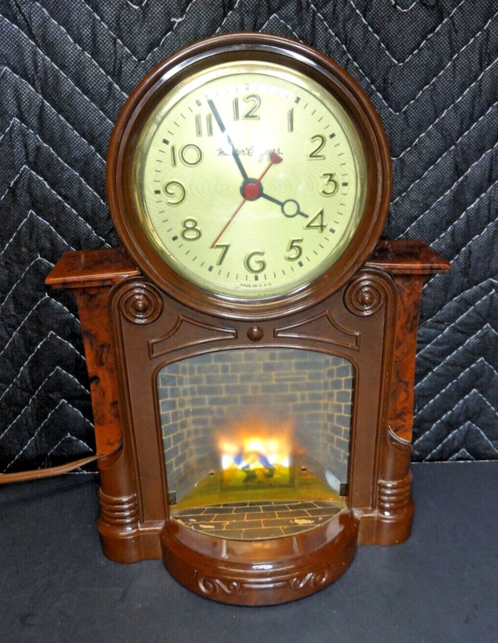 VTG MASTER CRAFTERS ANIMATED MOTION LIGHT FIREPLACE CLOCK 1950'S MODEL 272 U.S.A