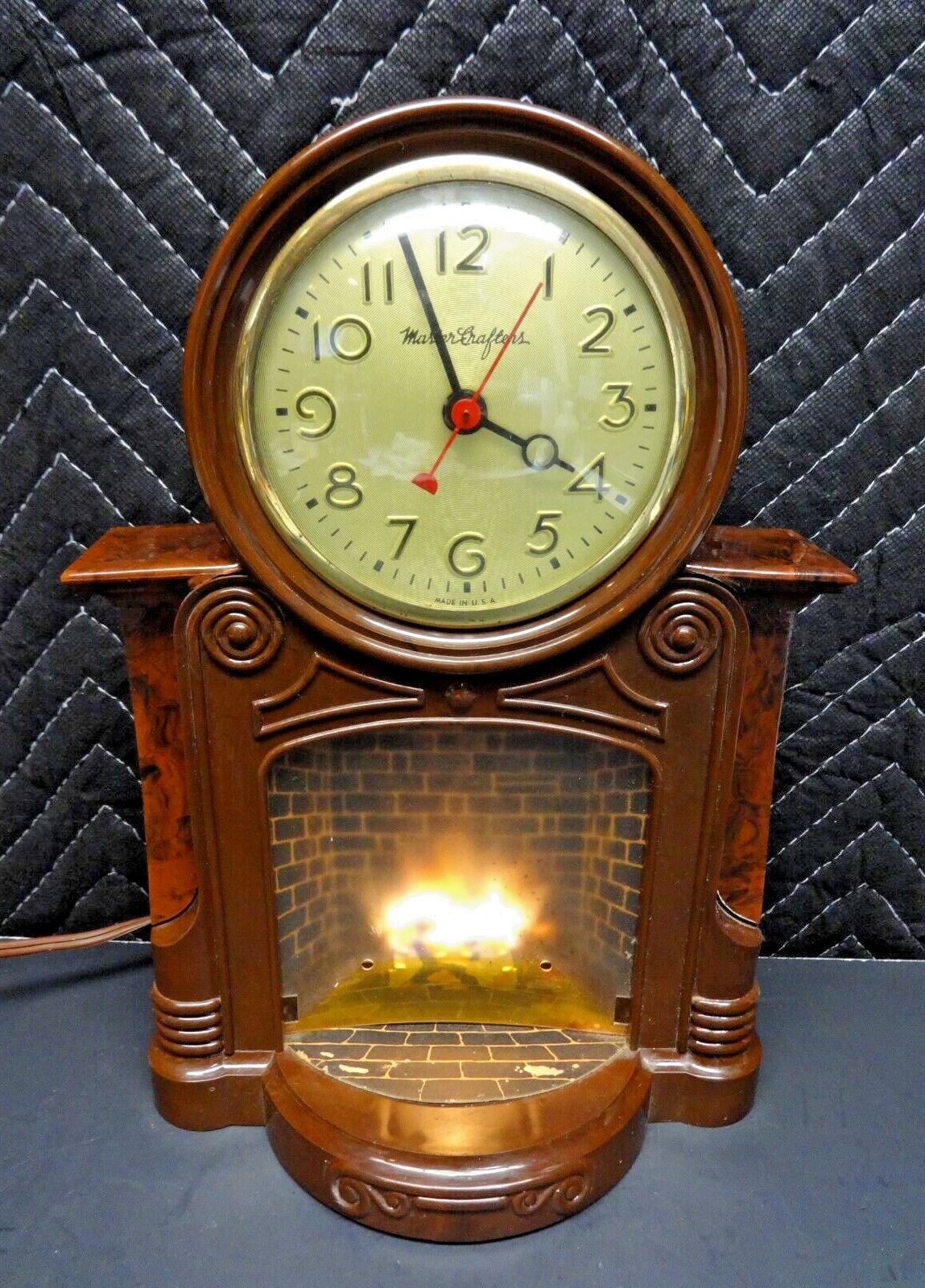 VTG MASTER CRAFTERS ANIMATED MOTION LIGHT FIREPLACE CLOCK 1950'S MODEL 272 U.S.A