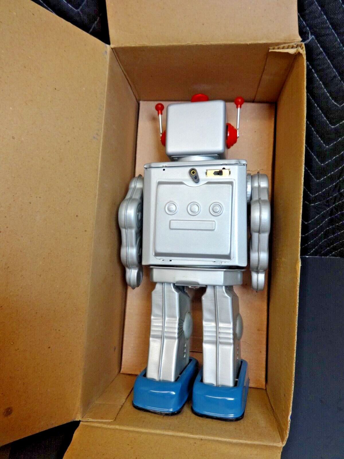 Space Walk Man Robot Battery OP ME 100 In Original box