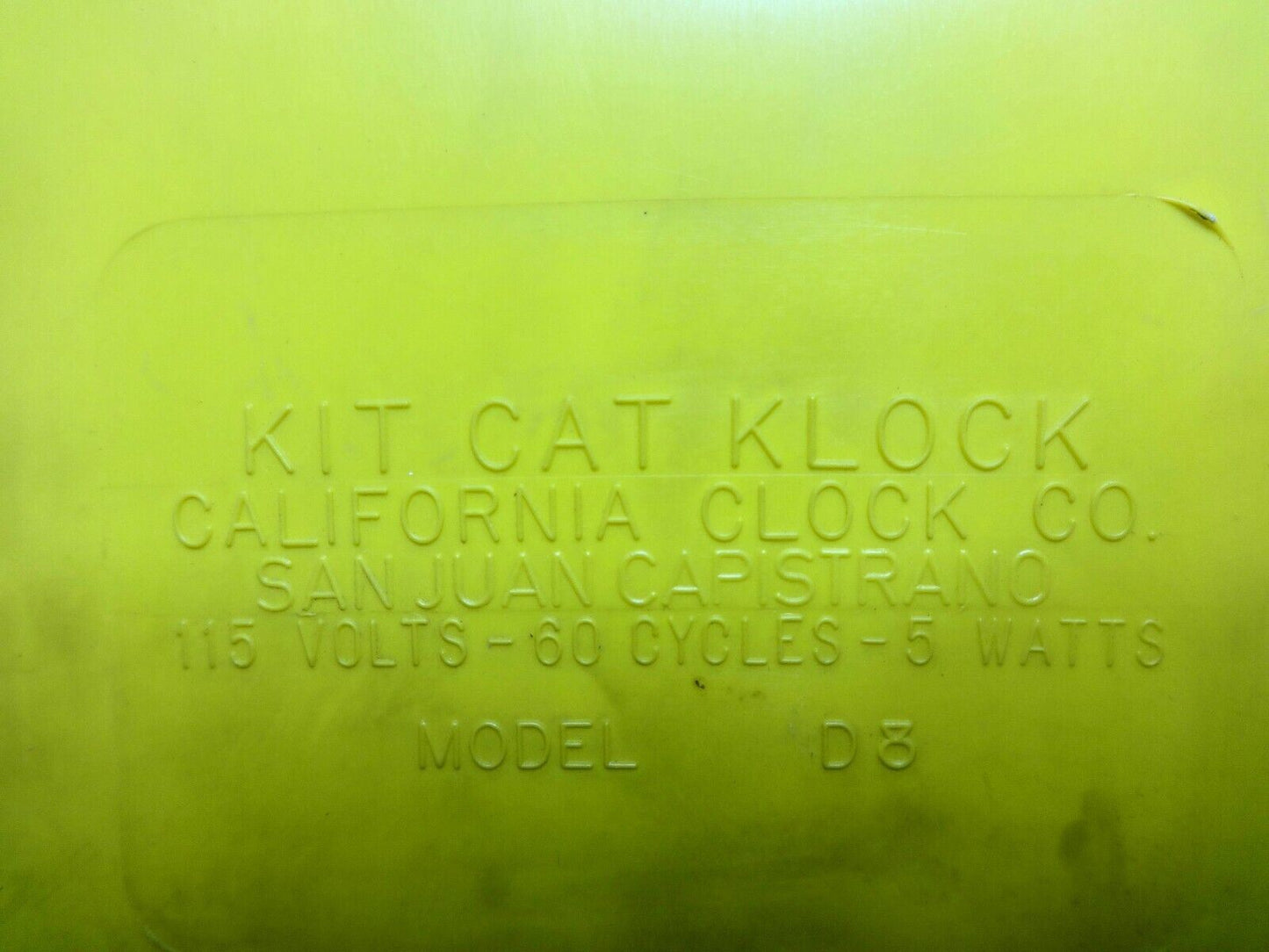 VINTAGE KIT CAT KLOCK MODEL D8 in Yellow - for Parts or Repair