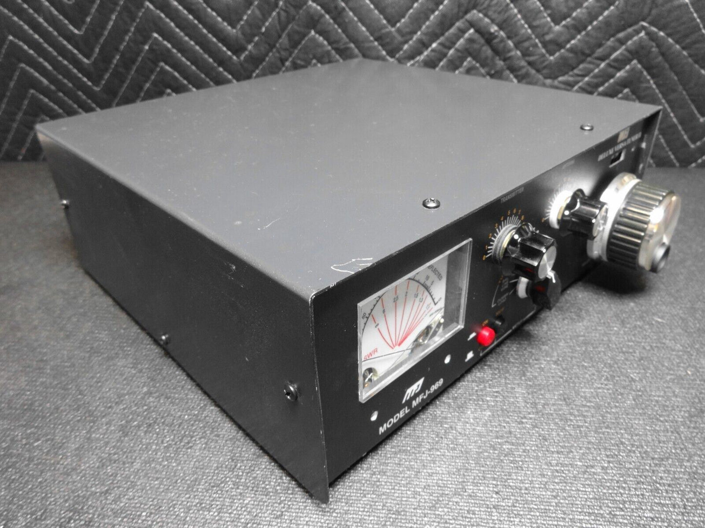 MFJ-969 Manual Tuner + SWR, 1.8-50Mhz, 30/300W