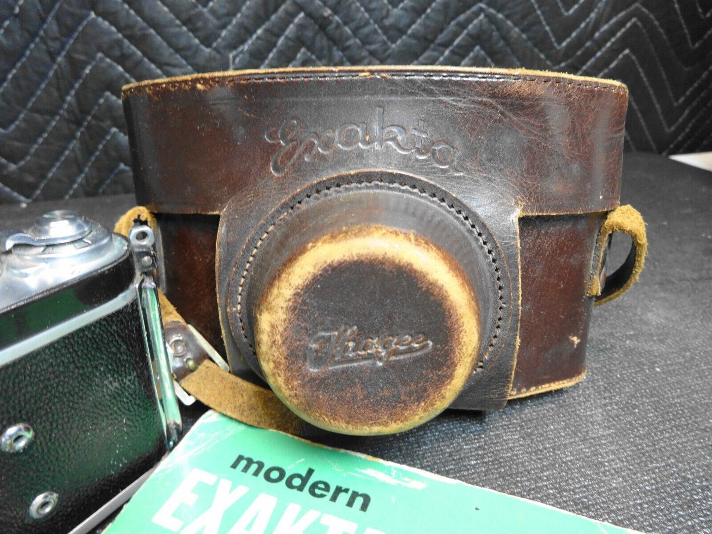 VINTAGE EXAKTA V CAMERA w/ Meyer-Optik Gorlitz Primoplan 58mm 1.9 Lens & Guide