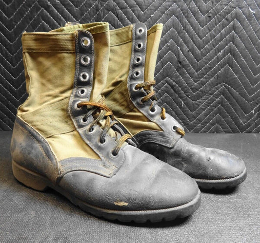 GENUINE USGI 1967 US ARMY VIETNAM WAR ERA JUNGLE BOOTS - SIZE 8R