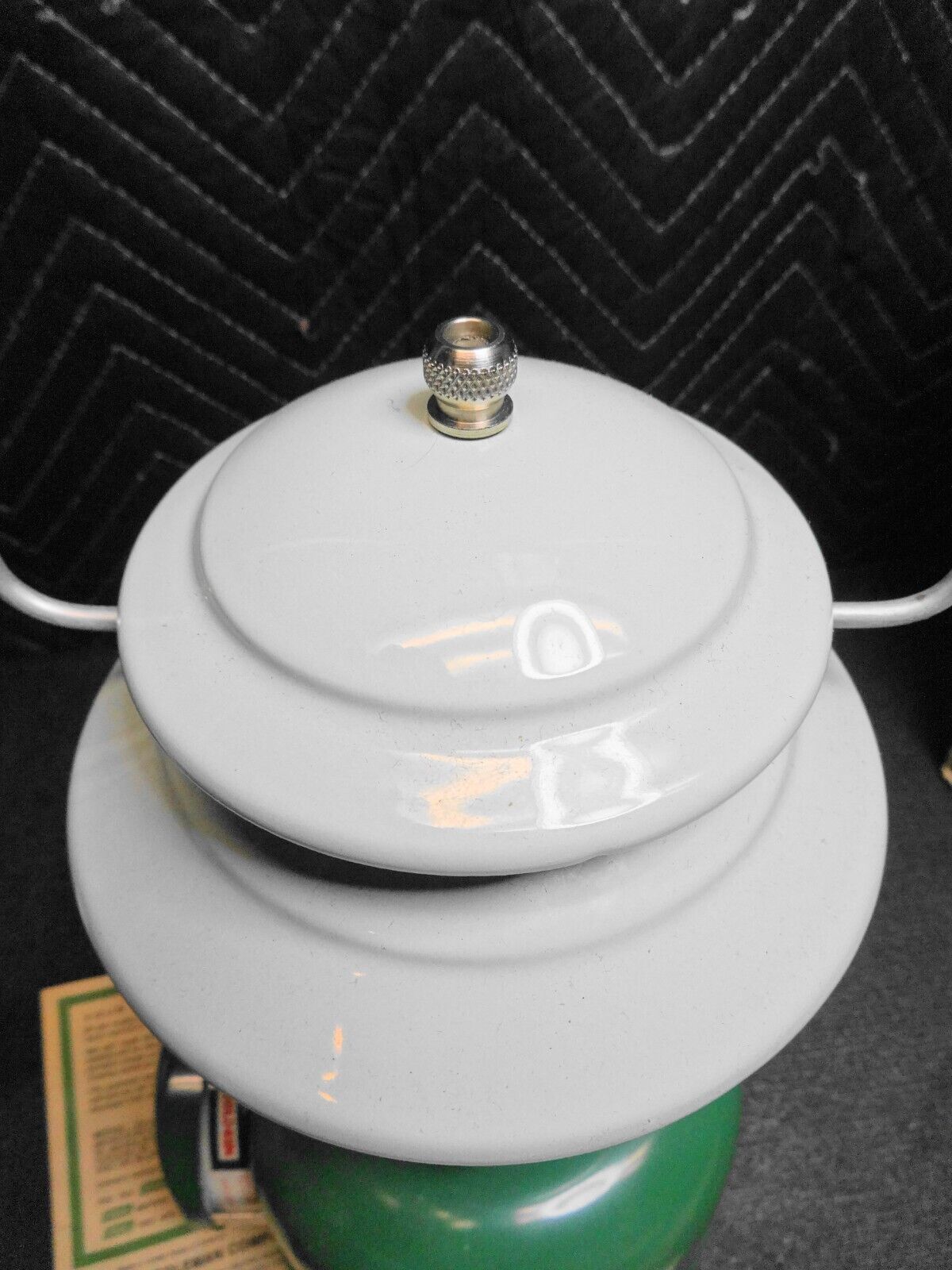 VTG NOS Coleman 5122-700 LP Gas Single Mantle Globe Lantern Green w/Box papers