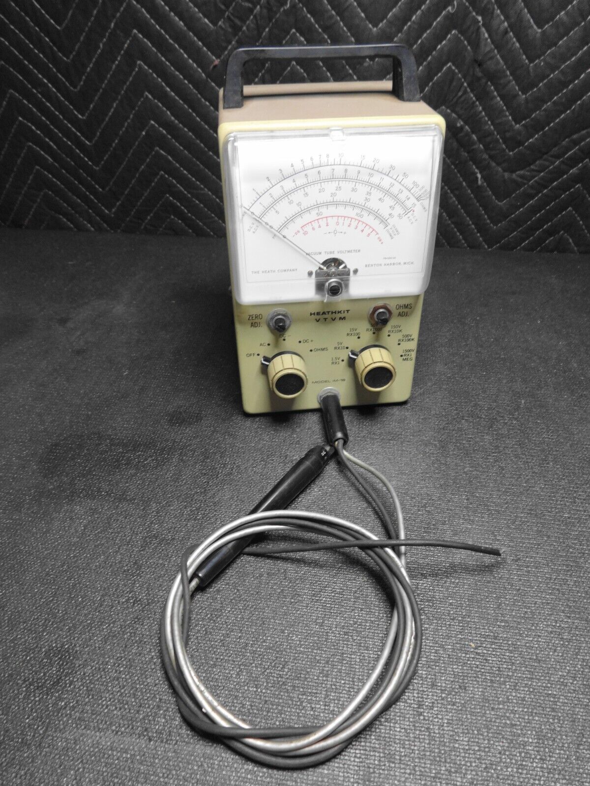 Vintage HEATHKIT IM-18 VTVM Vacuum Tube Voltmeter with Probe - Tested & Working