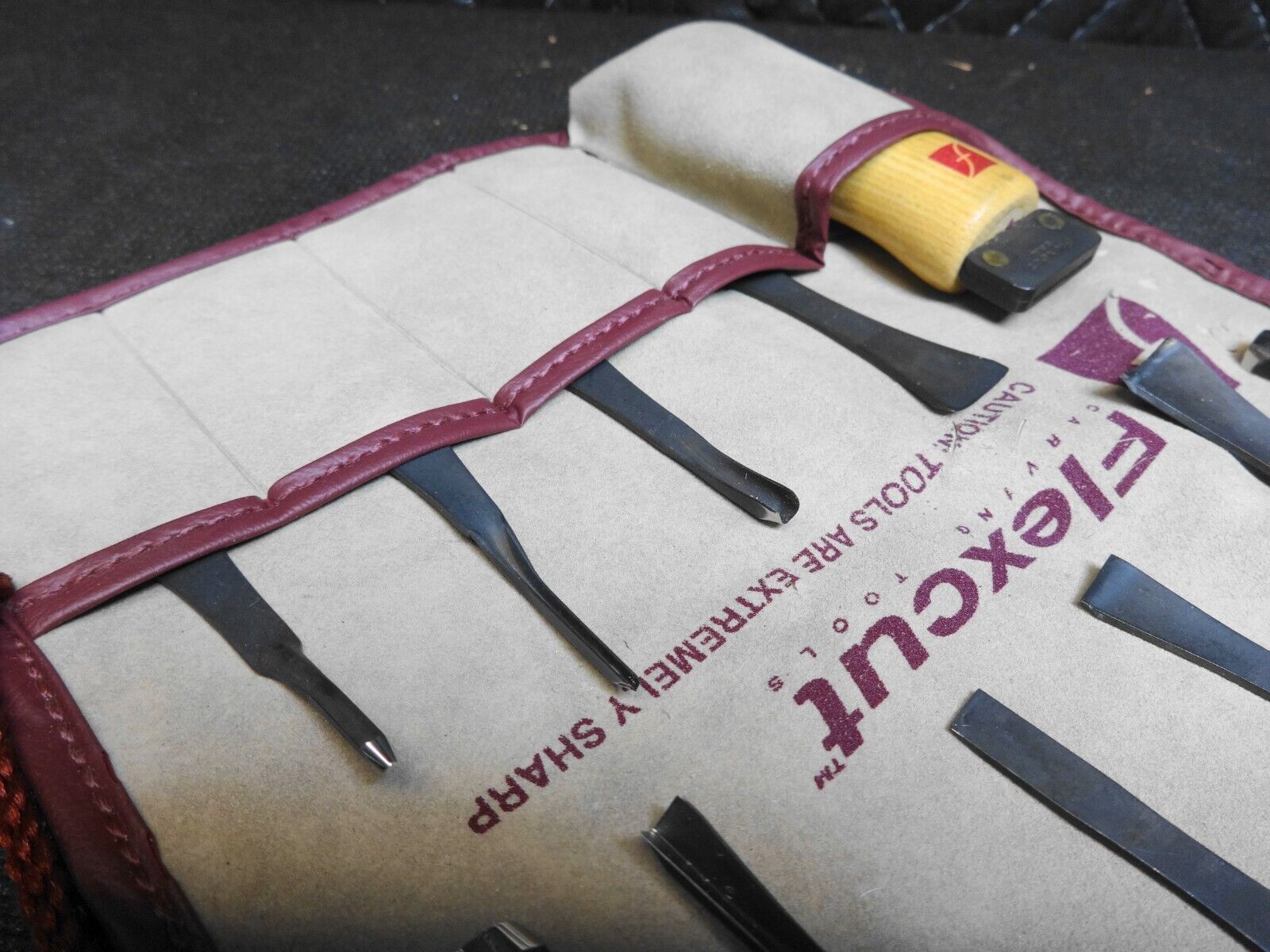 FLEXCUT 11-Piece Craft Wood Carving Set 10 blades - GOOD USED Conditio ...