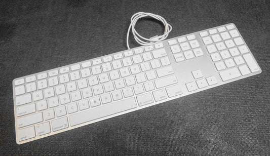 GENUINE Apple A1243 Wired USB Keyboard White Aluminum