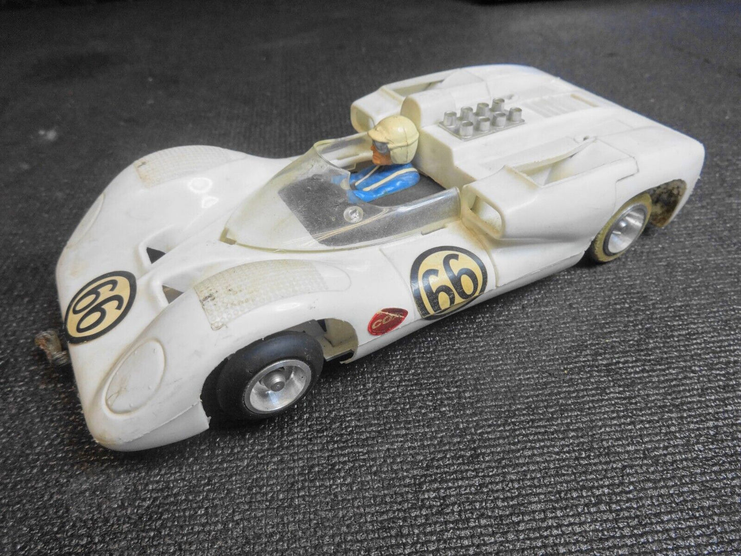 Vintage Cox Chaparral 1/24 fulcrum Slot Car 1960's White 66 - Missing Wing