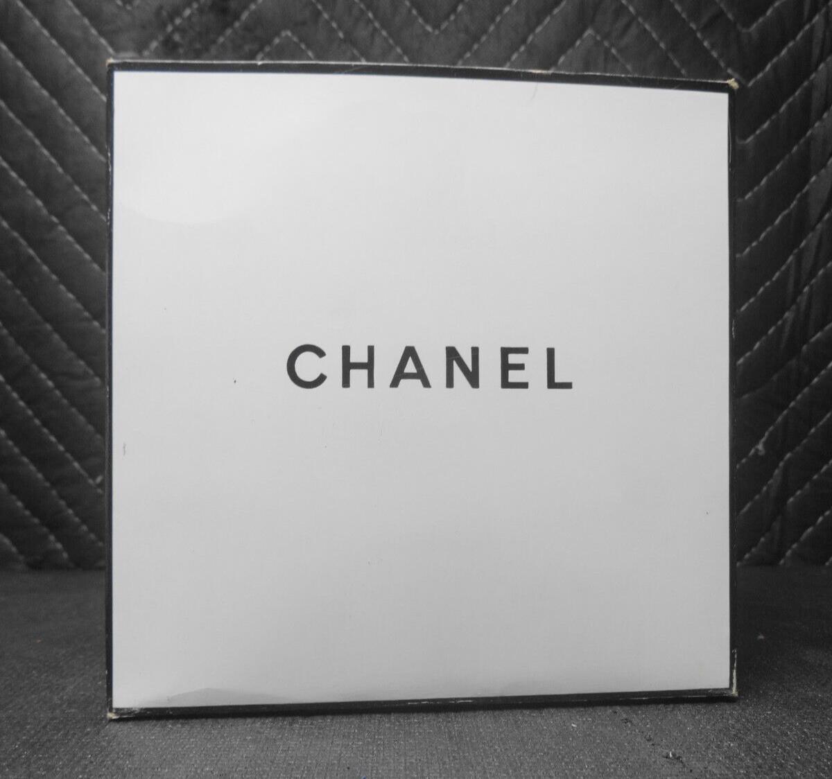 Vintage NOS Chanel No5 Bath Powder 8 oz / 227G Size 730 New No. 5