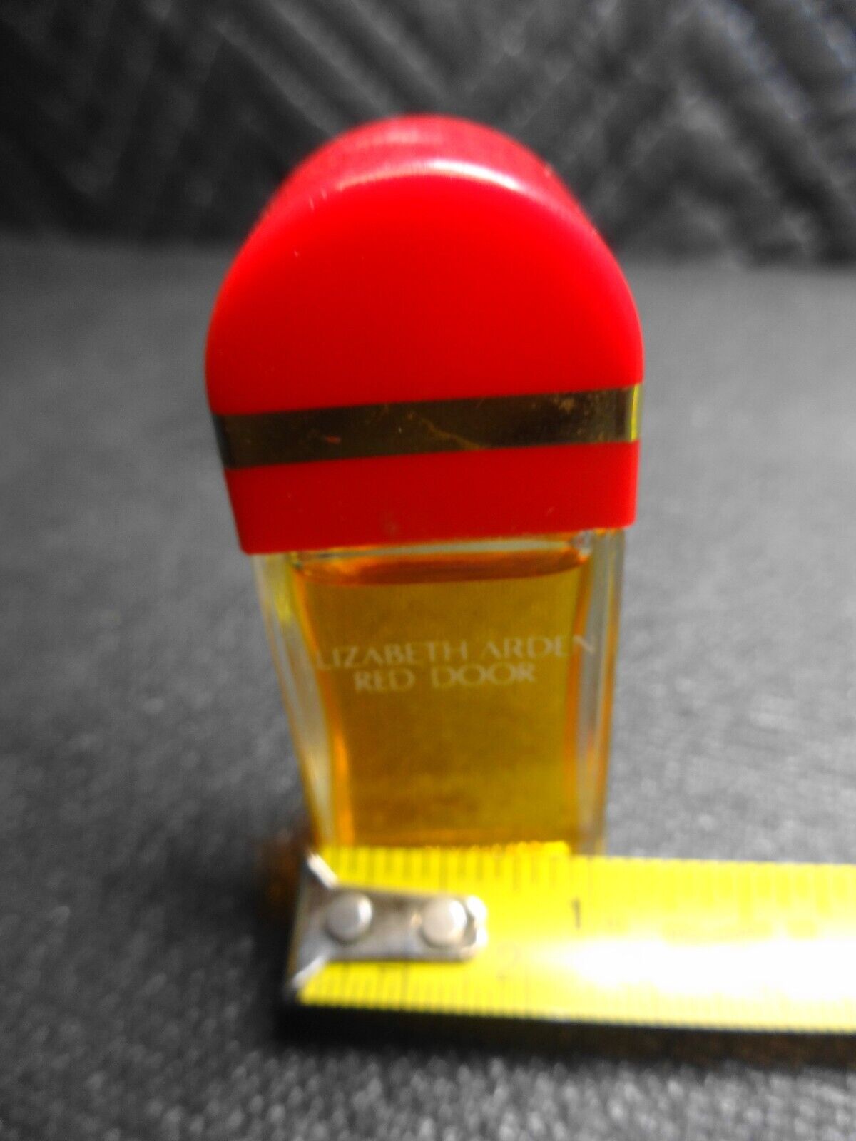 Vintage Elizabeth Arden Red Door Eu de Parfum Splash.  33 fl. oz NOS Without Box