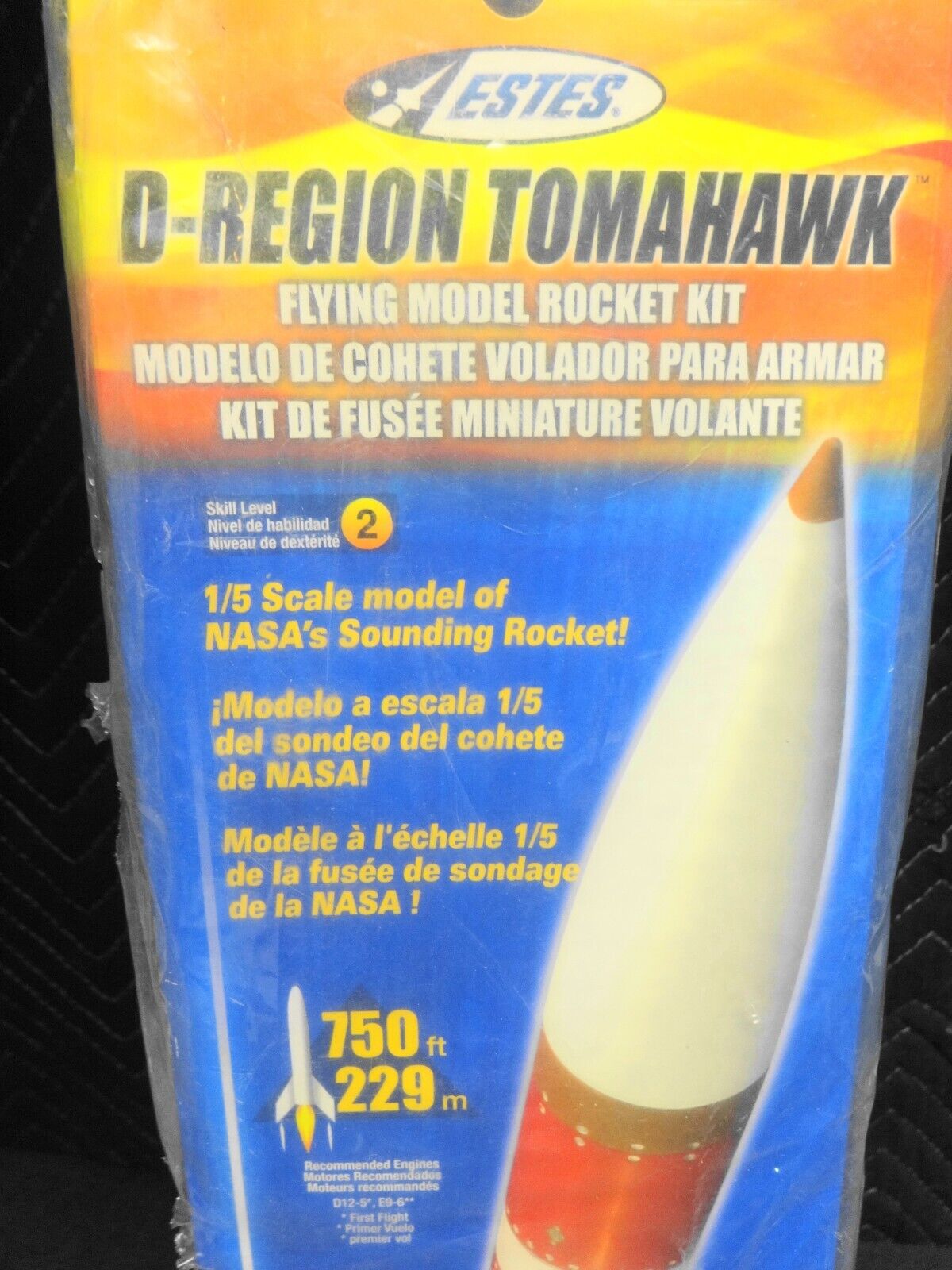 Estes #2037 D-Region Tomahawk, Large Scale Mid Power Model Rocket Kit *Open Box*