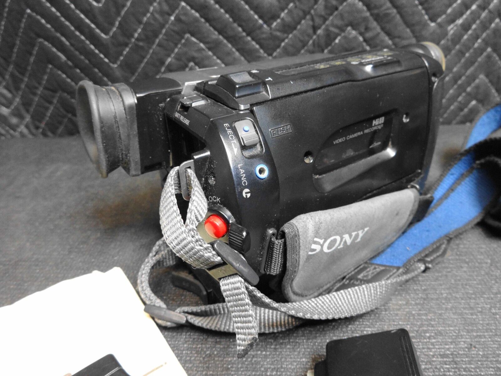 Sony Handyman Video Hi8 330x CCD-TR716 - NO BATTERY FOR PARTS OR 