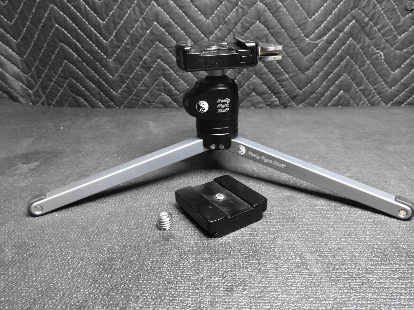 Really Right Stuff TFA-01 Table Top Tripod + BH-25E Ball Head