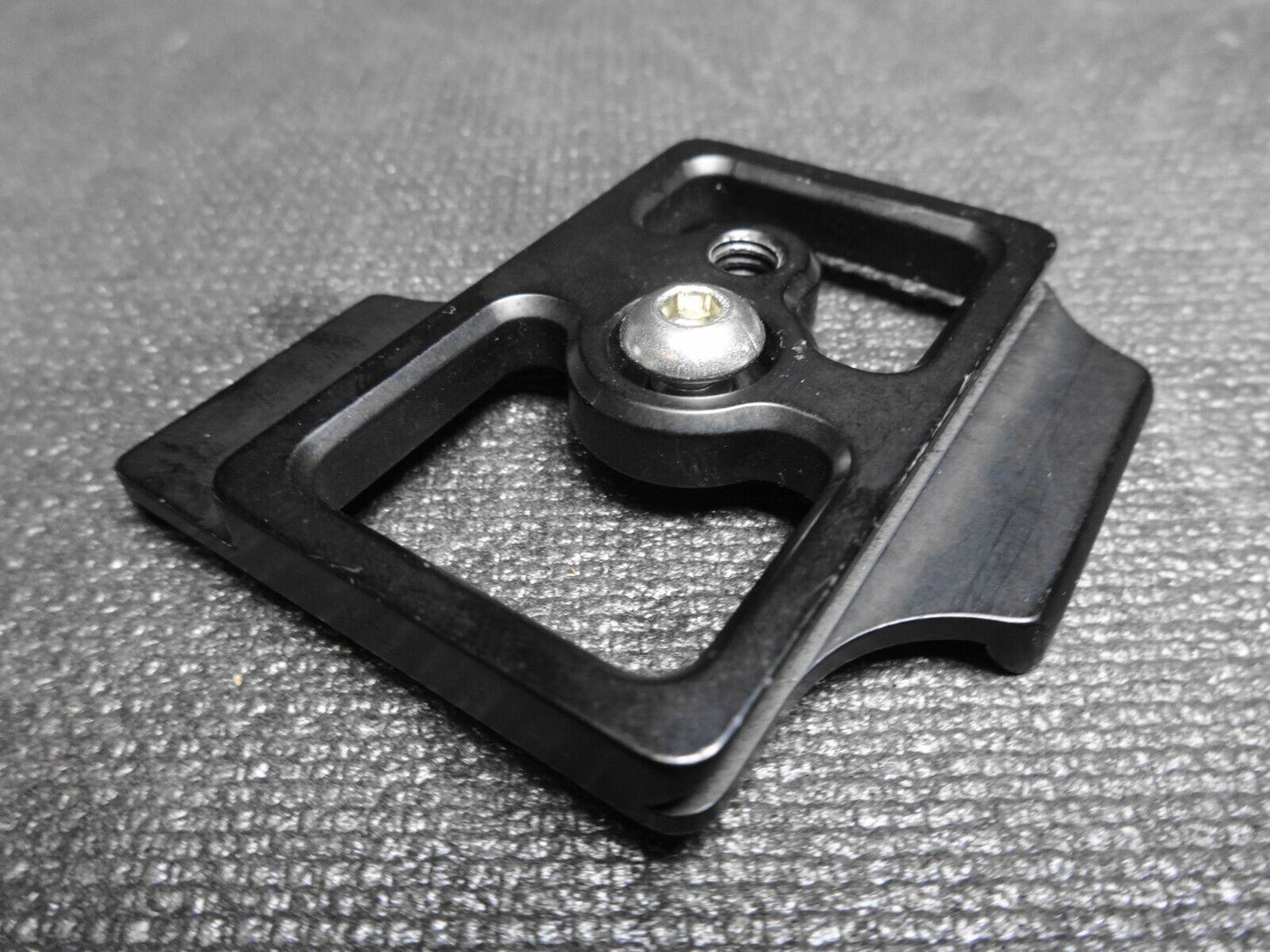 Kirk PZ-51  Arca Style Quick Release Camera Plate for Fujifilm S1 Pro