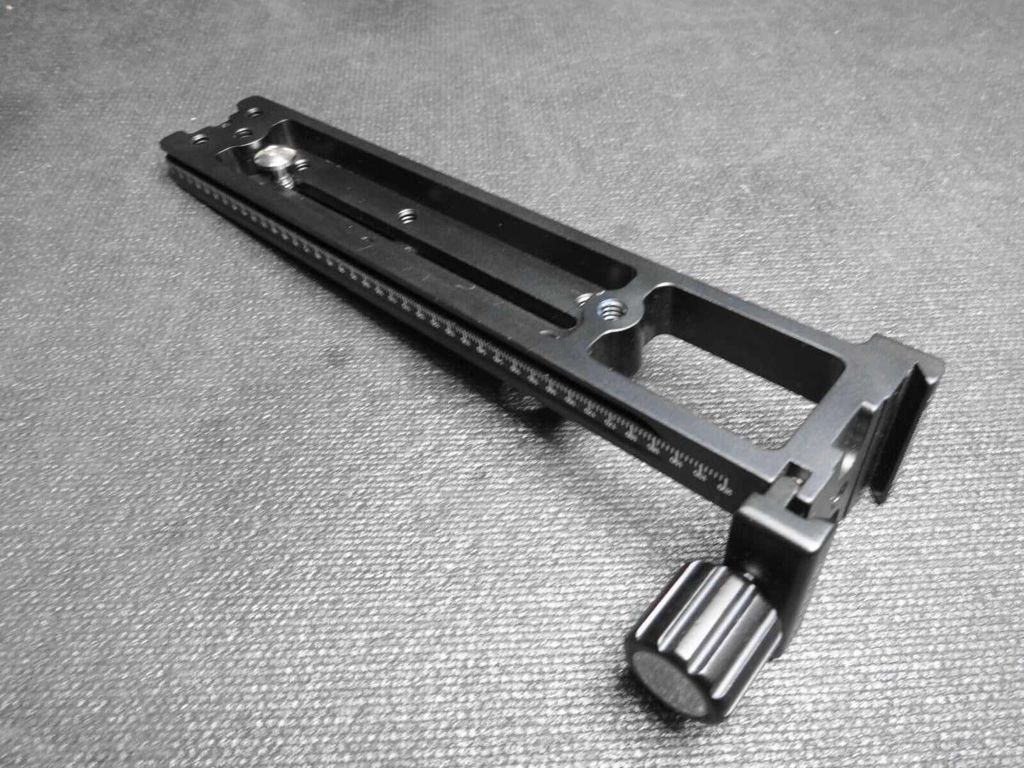 Desmond DVC-220 220mm Rail