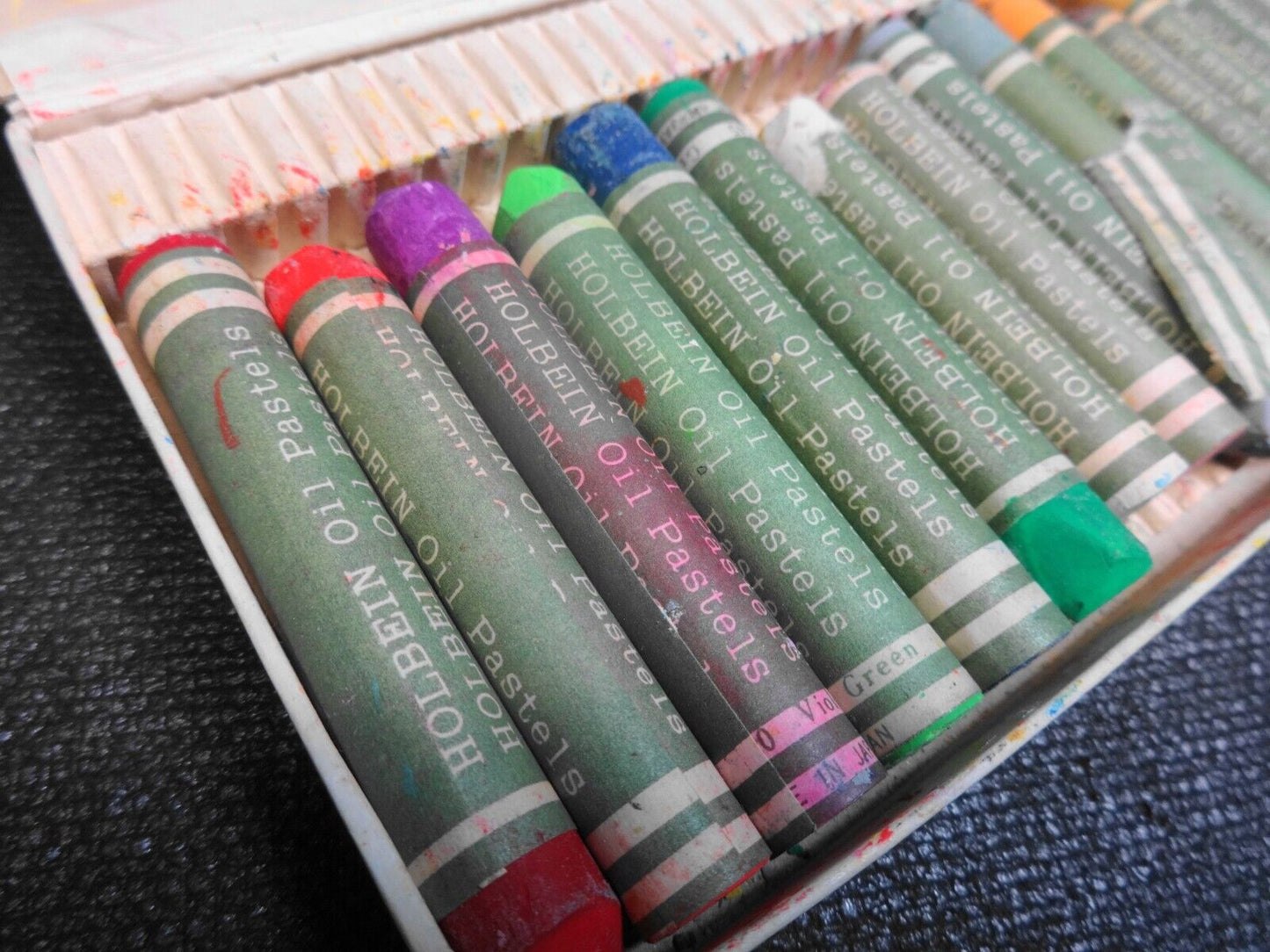 Holbein Artists Oil Pastel 24 Sticks - Vintage Issue