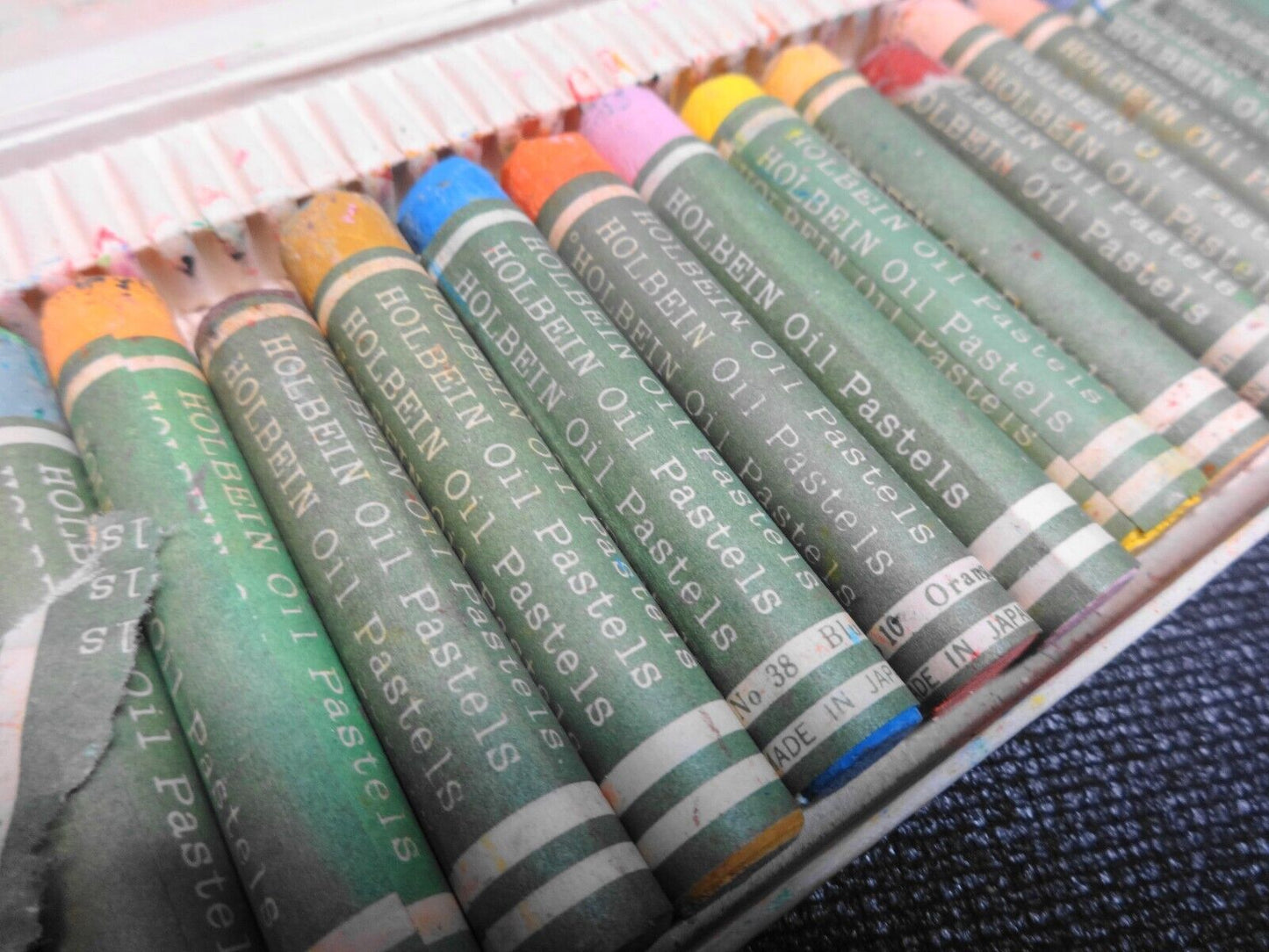 Holbein Artists Oil Pastel 24 Sticks - Vintage Issue