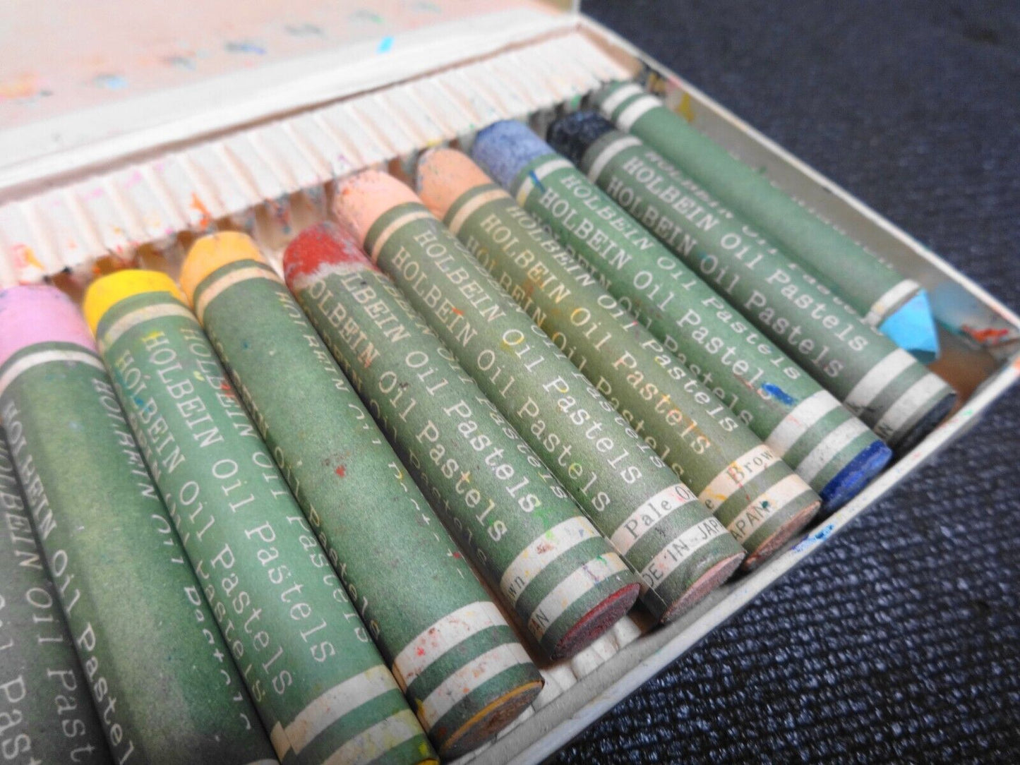 Holbein Artists Oil Pastel 24 Sticks - Vintage Issue