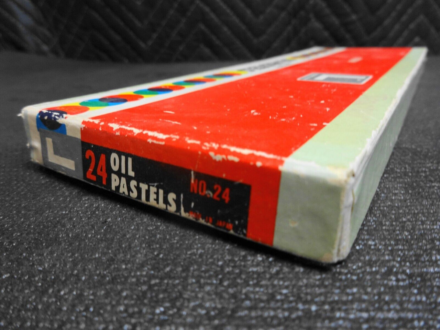 Holbein Artists Oil Pastel 24 Sticks - Vintage Issue