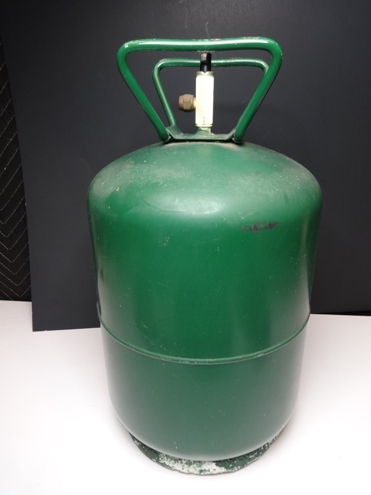 30lb R22 Cylinder - 17lb gross weight - partial fill